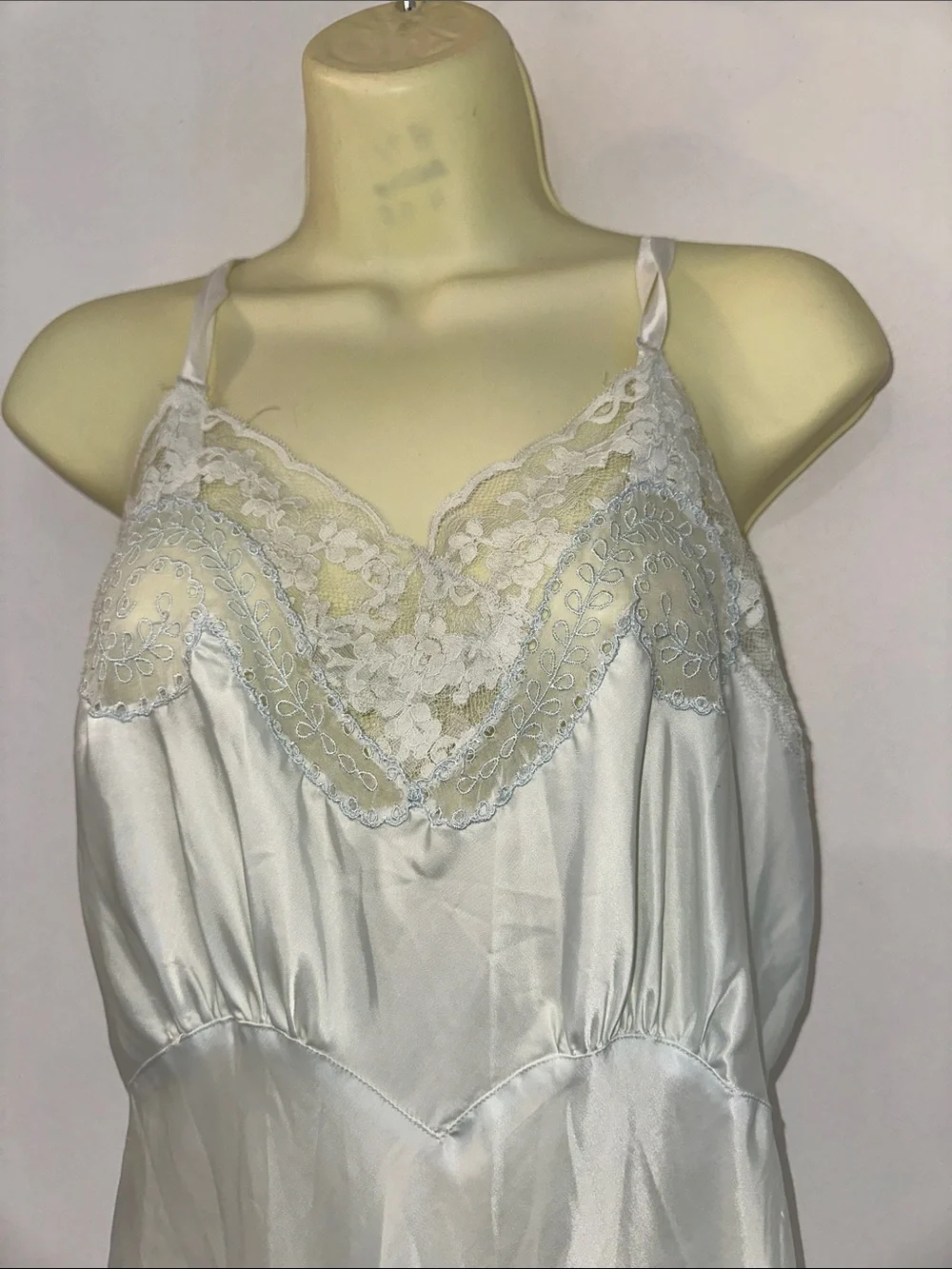 Vintage 60s Lady Lynne light mint‎ green full nylon slip - Picture 2 of 6